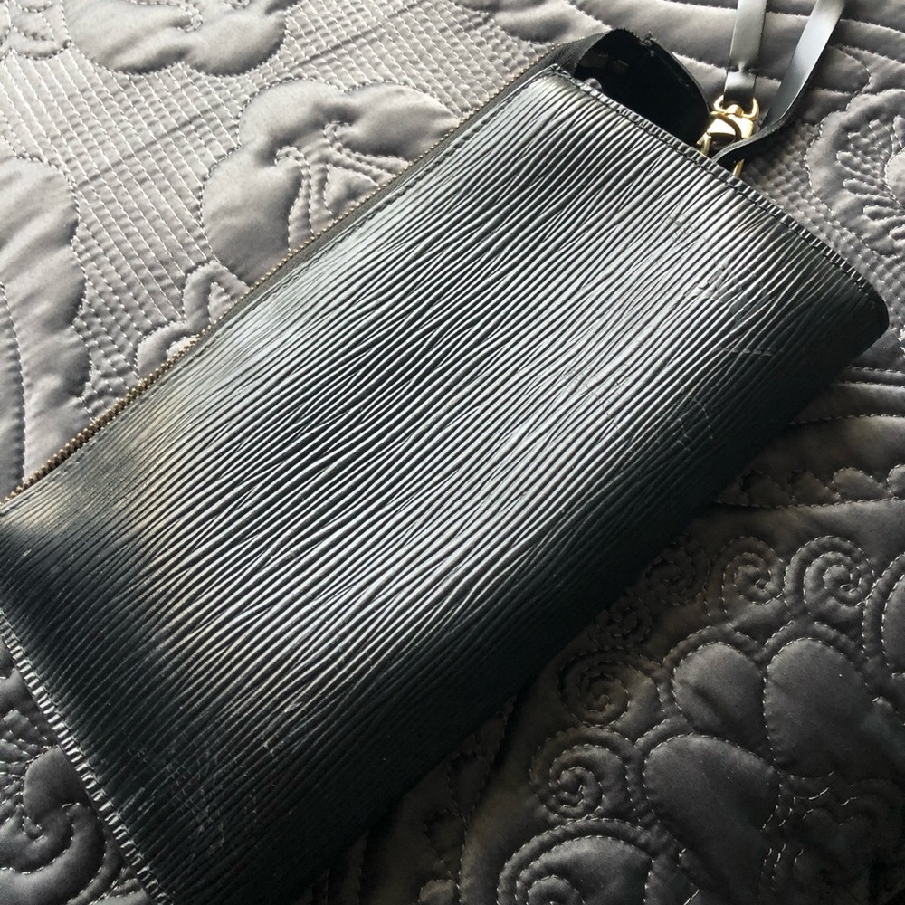 Louis Vuitton Pochette